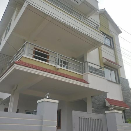 Misty Lake Guest House ไฮเดอราบัด ภายนอก รูปภาพ