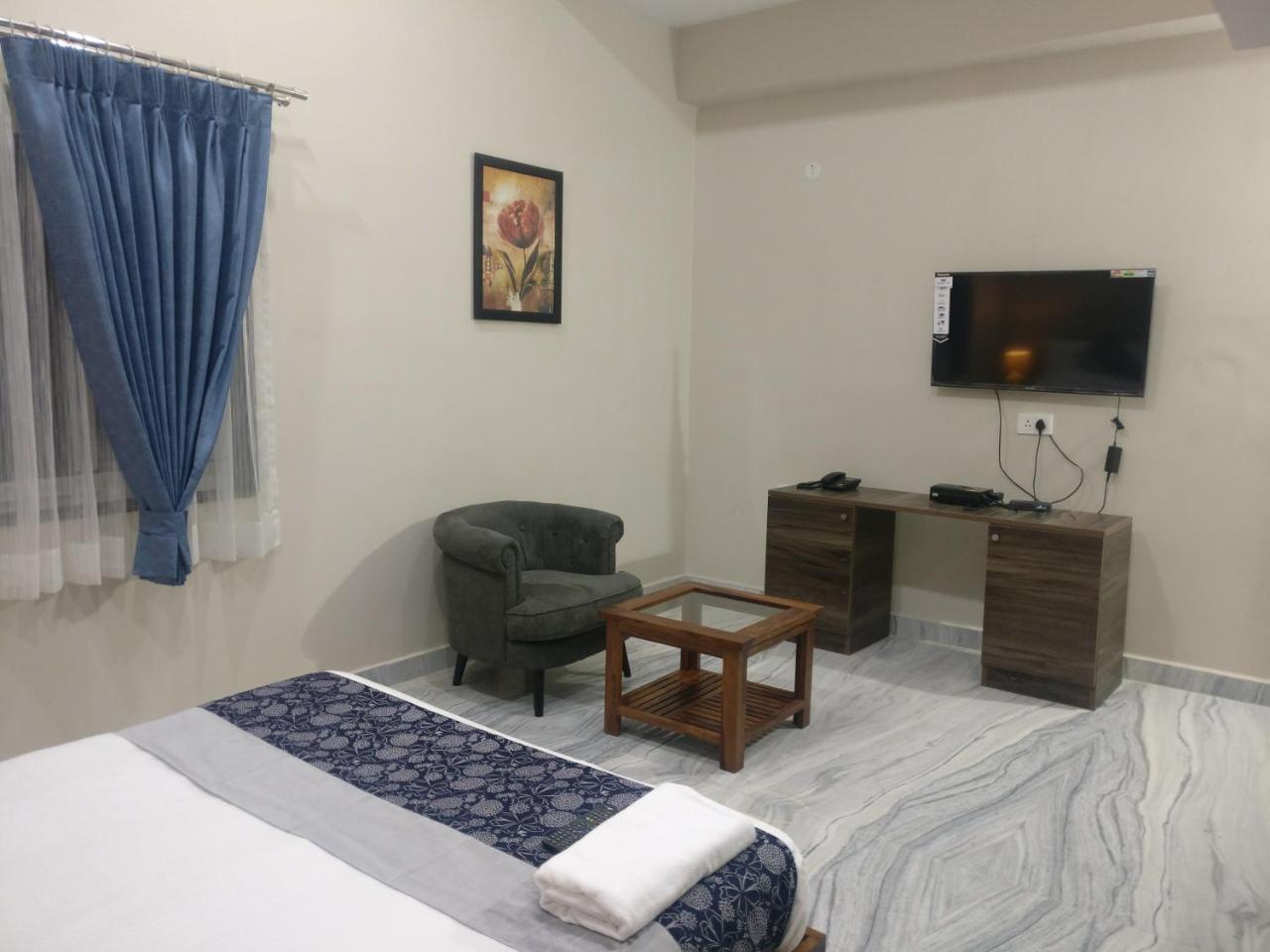 Misty Lake Guest House ไฮเดอราบัด ภายนอก รูปภาพ