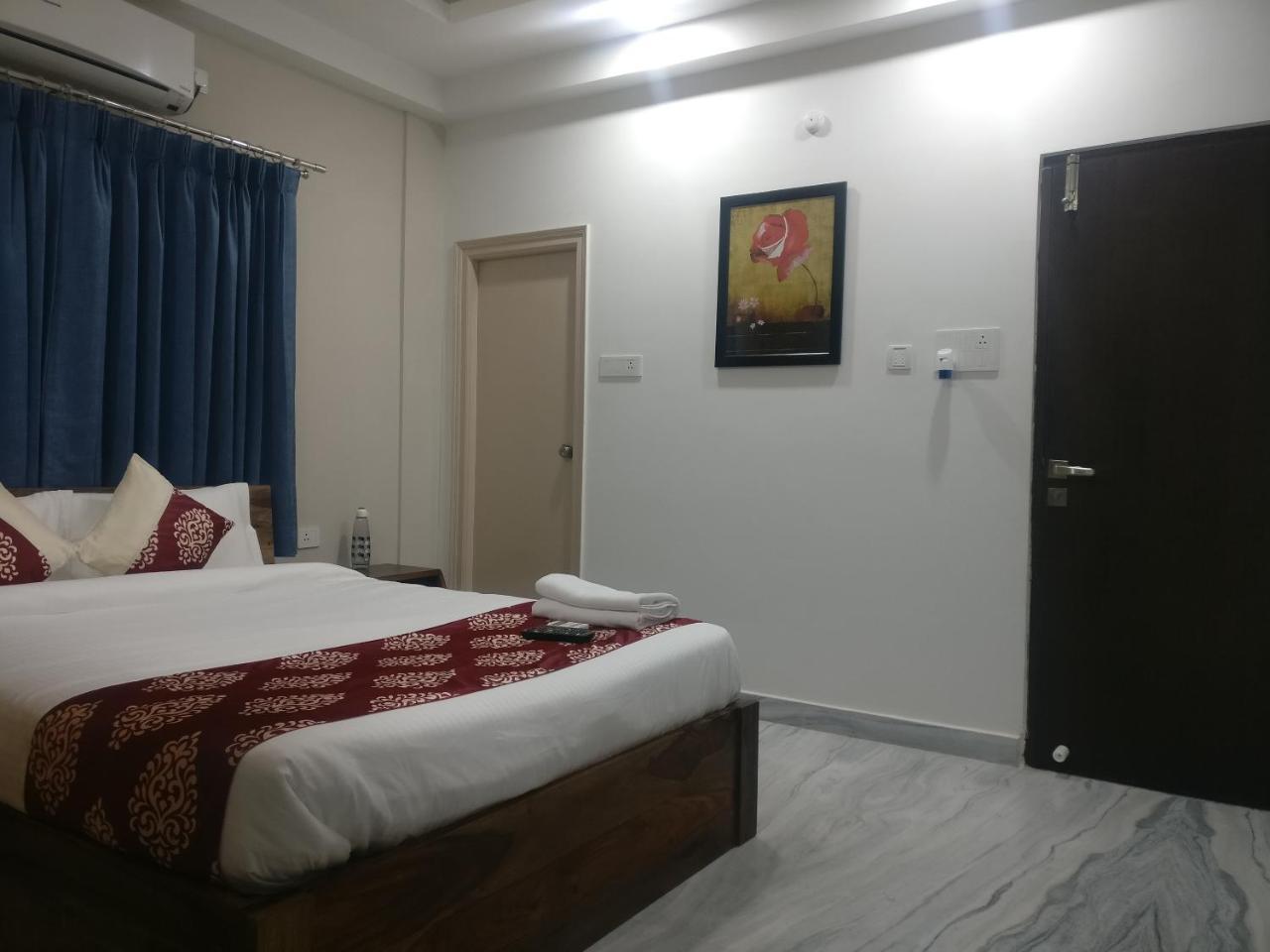 Misty Lake Guest House ไฮเดอราบัด ภายนอก รูปภาพ