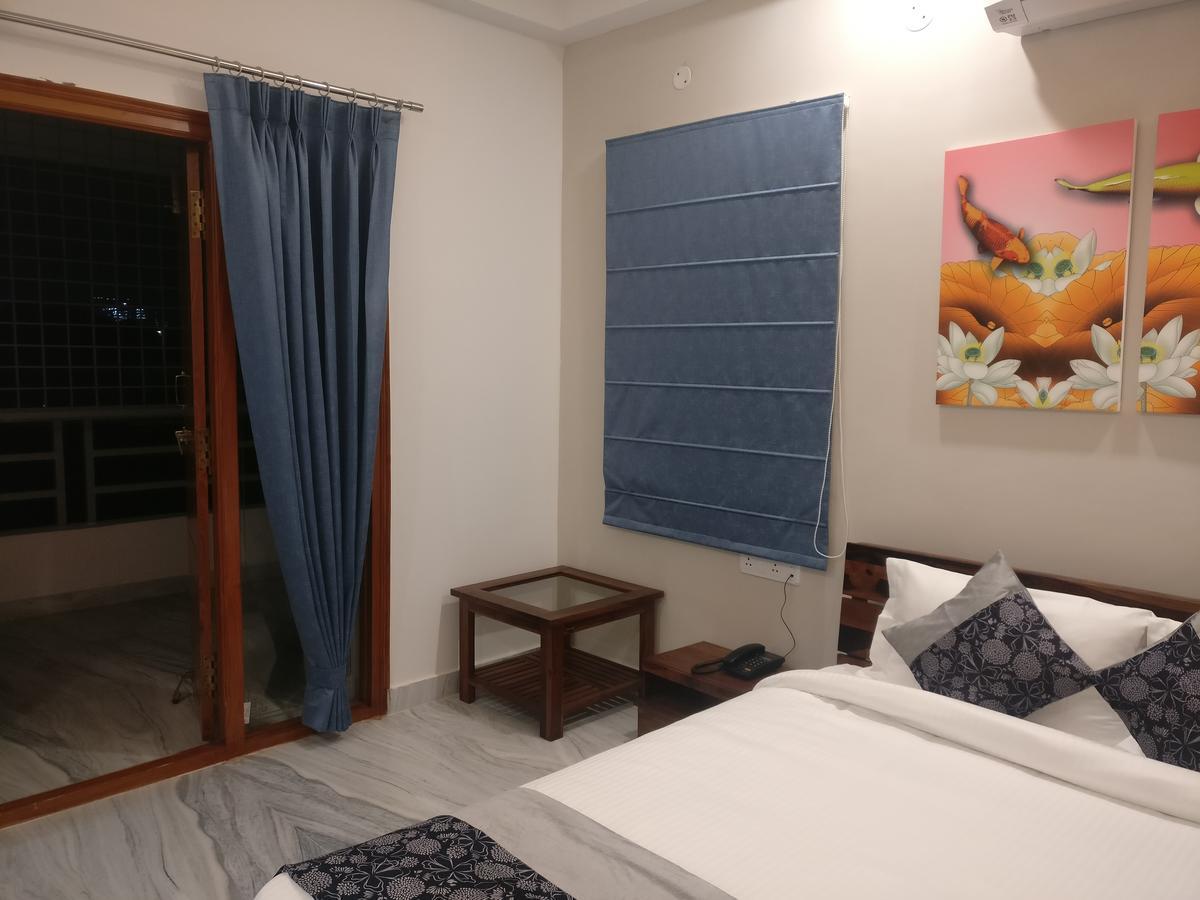 Misty Lake Guest House ไฮเดอราบัด ภายนอก รูปภาพ
